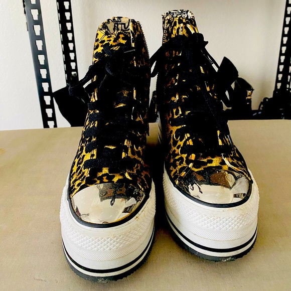 IiJin glitter contrast super high top . Very good condition. Used only once. - Picture 2 of 3